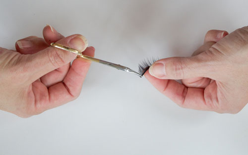 Tuyệt chiêu gắn mi giả đẹp tự nhiên, nhanh gọn, đúng chuẩn 5 Tuyệt chiêu gắn mi giả đẹp tự nhiên, nhanh gọn, đúng chuẩn 6