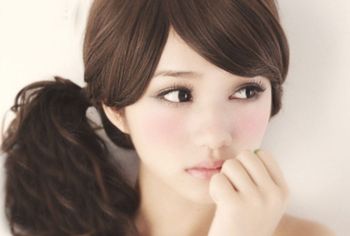 Bấm mí Hàn Quốc có gây sụp mí mắt không?